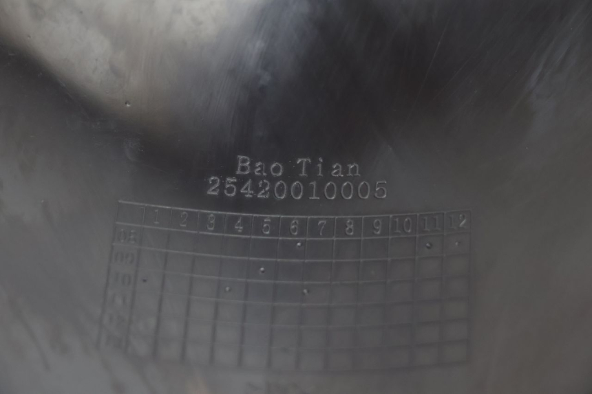 photo de DEFLETOR DE VENTO RAZZO QTR 50 (2011 - 2018) - Estado da superfície