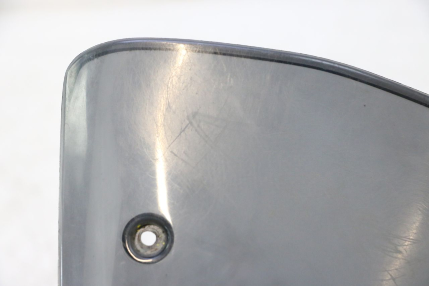 photo de DEFLETOR DE VENTO PIAGGIO TYPHOON 50 (2000 - 2009) - Pontos de fixação