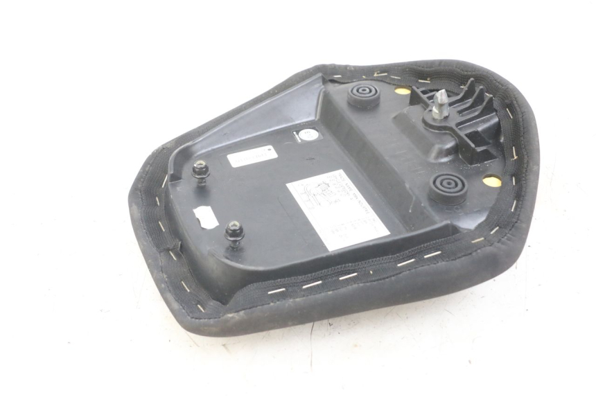 photo de BANCO TRASEIRO YAMAHA AEROX 2T 50 (2013 - 2017) - Zoom do estado de desgaste