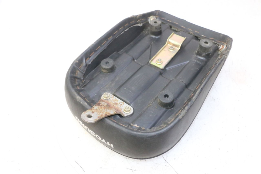 photo de BANCO TRASEIRO HYOSUNG GV AQUILA 125 (2000 - 2009) - Ampliação técnica