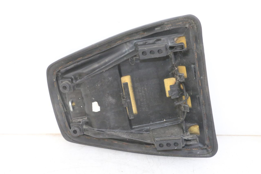 photo de BANCO TRASEIRO HONDA CBF 500 (2004 - 2007) - Detalhe da peça