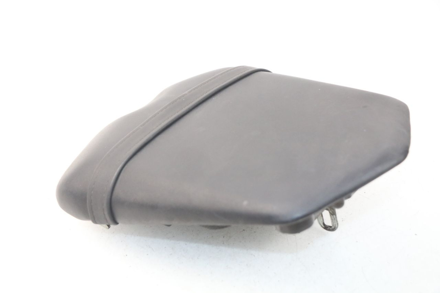 photo de BANCO TRASEIRO YAMAHA FZ8 800 (2010 - 2016) - Pontos de fixação