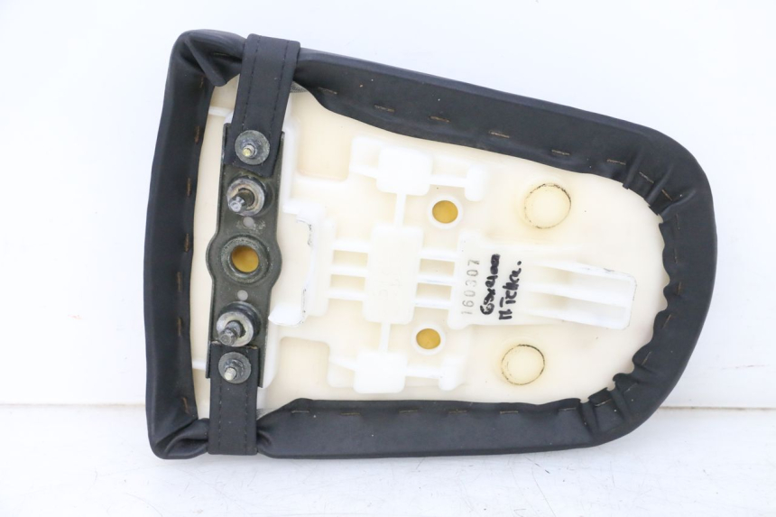 photo de BANCO TRASEIRO SUZUKI GSXR GSX-R 1000 (2003 - 2004) - Detalhe da peça