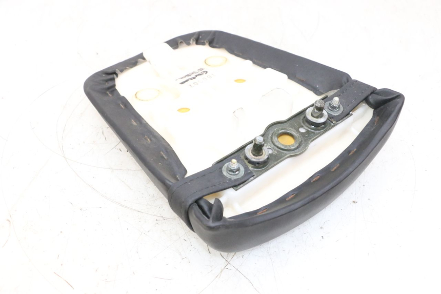 photo de BANCO TRASEIRO SUZUKI GSXR GSX-R 1000 (2003 - 2004) - Zoom do estado de desgaste
