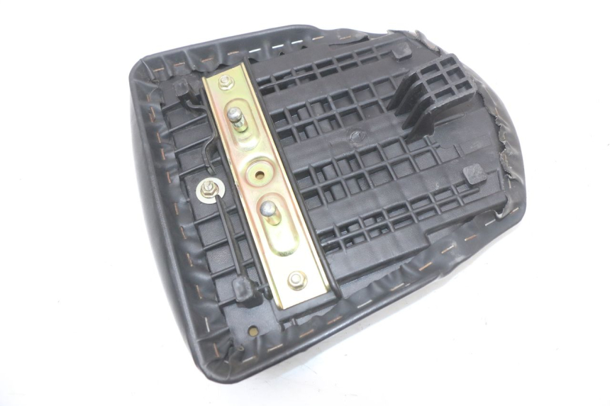 photo de BANCO TRASEIRO HYOSUNG GTR 125 (2006 - 2008) - Pontos de fixação