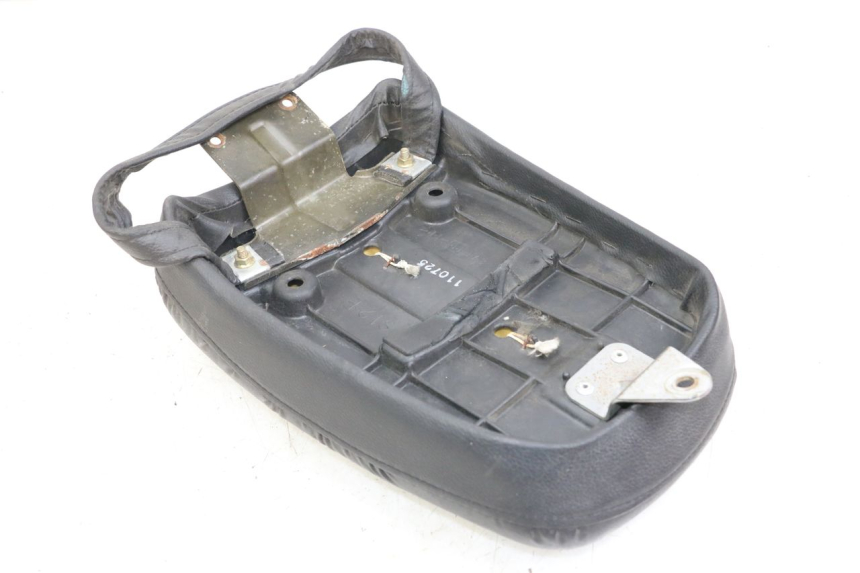 photo de BANCO TRASEIRO SUZUKI GZ MARAUDER 125 (1998 - 2004) - Outro ângulo de visão