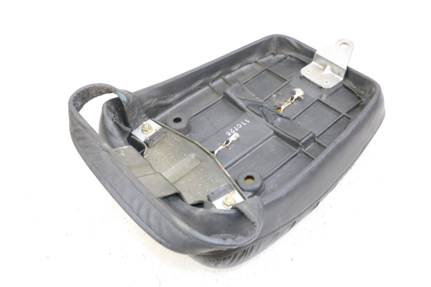 photo de BANCO TRASEIRO SUZUKI GZ MARAUDER 125 (1998 - 2004) - Ampliação técnica