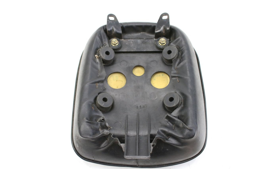 photo de BANCO TRASEIRO SYM HUSKY 125 (1999 - 2005) - Pontos de fixação