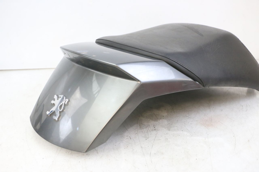 photo de BANCO TRASEIRO PEUGEOT SATELIS 125 (2010 - 2012) - Pontos de fixação