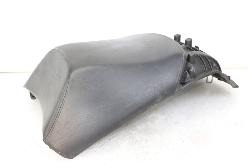 photo de BANCO TRASEIRO PEUGEOT SATELIS COMPRESSOR K15 125 (2006 - 2009) - Vista de perto
