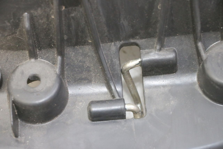 photo de BANCO TRASEIRO PEUGEOT SATELIS COMPRESSOR K15 125 (2006 - 2009) - Detalhes característicos