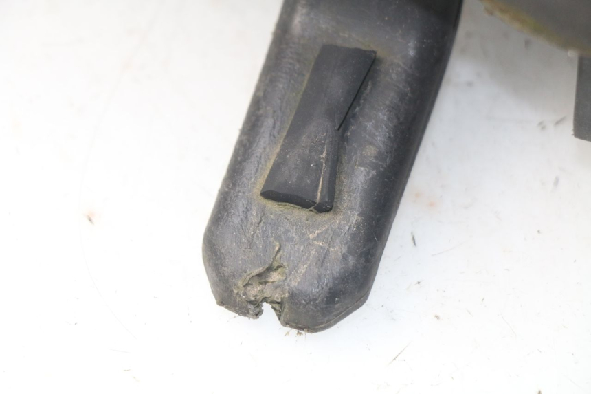 photo de BANCO TRASEIRO PEUGEOT SATELIS 300 (2012 - 2015) - Pontos de fixação