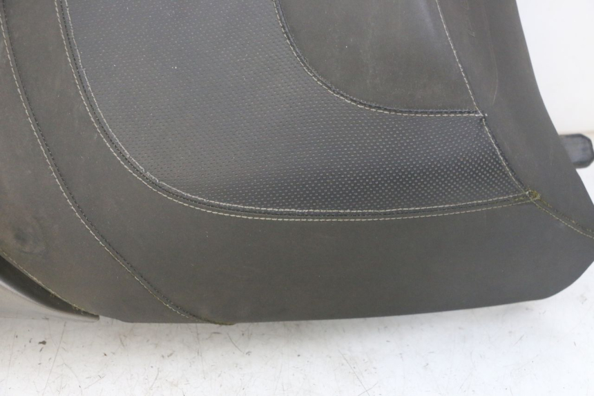 photo de BANCO TRASEIRO PEUGEOT SATELIS 125 (2013 - 2018) - Zoom de qualidade
