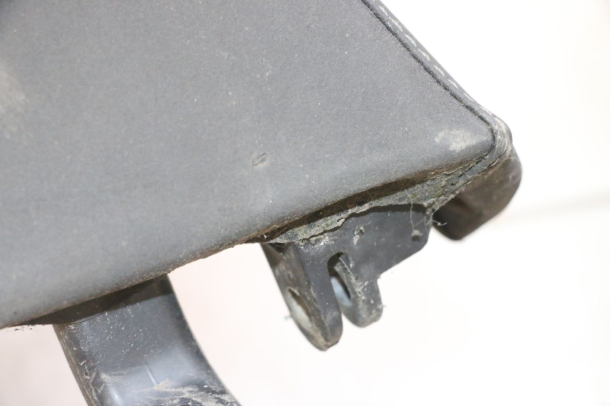 photo de BANCO TRASEIRO PEUGEOT SATELIS 125 (2013 - 2018) - Detalhe da peça