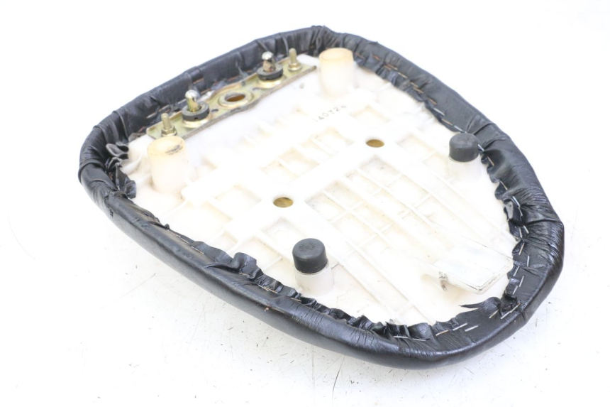 photo de BANCO TRASEIRO SUZUKI SV S 650 (1999 - 2002) - Pontos de fixação