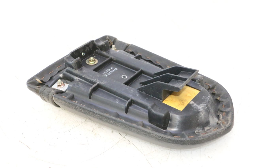 photo de BANCO TRASEIRO DAELIM VJ ROADWIN 125 (2004 - 2007) - Pontos de fixação