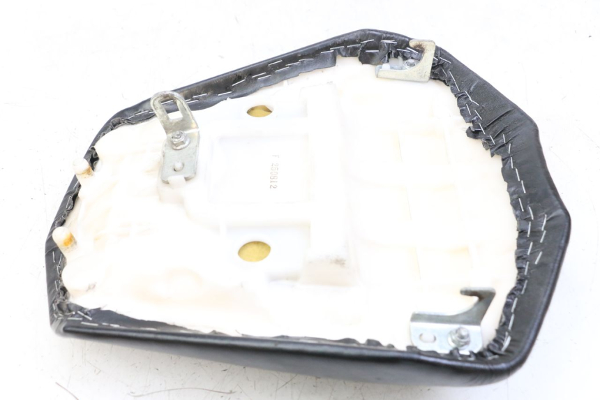 photo de BANCO TRASEIRO YAMAHA FZ1 FAZER 1000 (2007 - 2009) - Pontos de fixação
