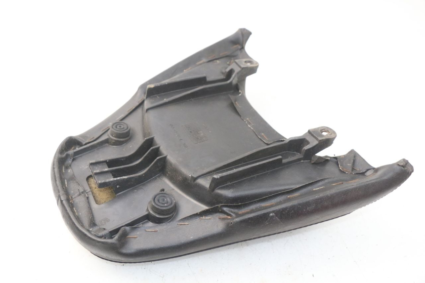 photo de BANCO TRASEIRO YAMAHA YP MAJESTY 125 (1998 - 2001) - Zoom do estado de desgaste