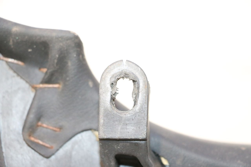 photo de BANCO TRASEIRO YAMAHA YP MAJESTY 125 (2007 - 2010) - Zoom do estado de desgaste