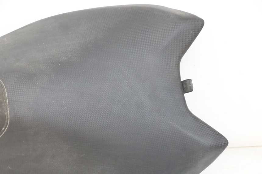 photo de BANCO DIANTEIRO YAMAHA AEROX 2T 50 (2013 - 2017) - Detalhes característicos