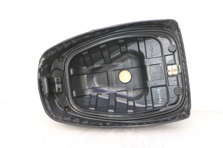 photo de BANCO DIANTEIRO KYMCO AGILITY PREMIUM 50 (2007 - 2010) - Estado da superfície