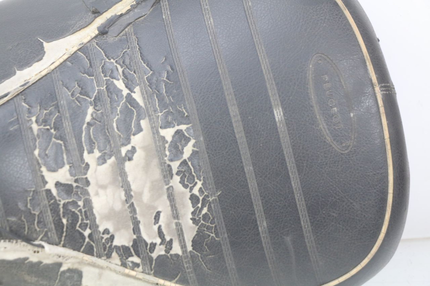 photo de BANCO DIANTEIRO PEUGEOT DJANGO 2T 50 (2014 - 2019) - Detalhes característicos