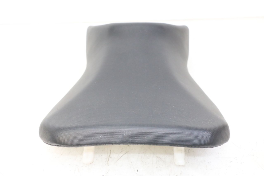 photo de BANCO DIANTEIRO SUZUKI GSR 750 (2011 - 2017) - Pontos de fixação