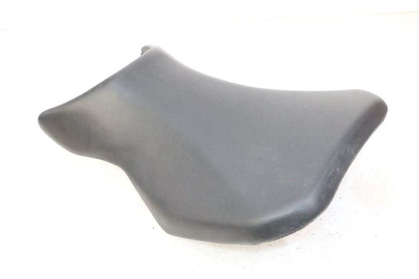 photo de BANCO DIANTEIRO SUZUKI GSR 750 (2011 - 2017) - Estado da superfície
