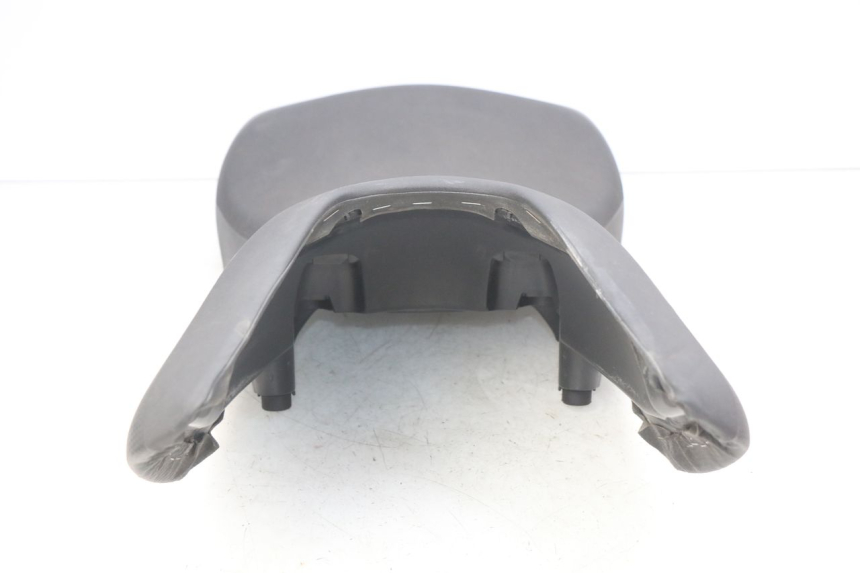 photo de BANCO DIANTEIRO HONDA INTEGRA NC D 750 (2016 - 2018) - Detalhes característicos