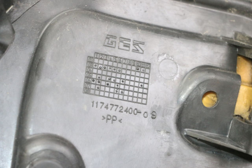 photo de BANCO DIANTEIRO PEUGEOT JET FORCE CARBU 50 (2003 - 2016) - Detalhe da peça