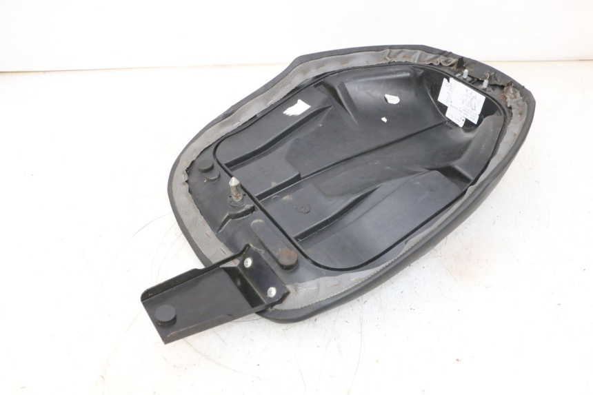photo de BANCO DIANTEIRO YAMAHA NEOS NEO'S 4T 50 (2008 - 2016) - Pontos de fixação