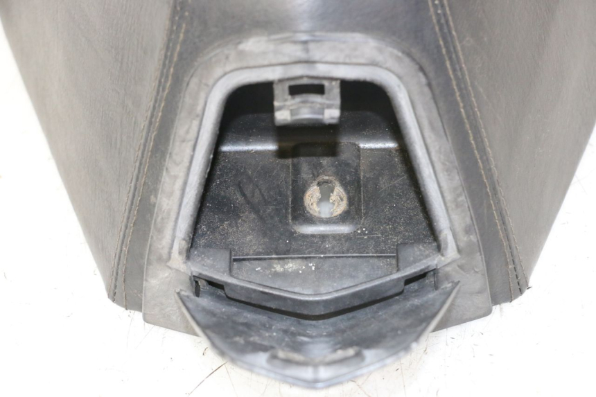 photo de BANCO DIANTEIRO PEUGEOT SATELIS COMPRESSOR K15 125 (2006 - 2009) - Pontos de fixação