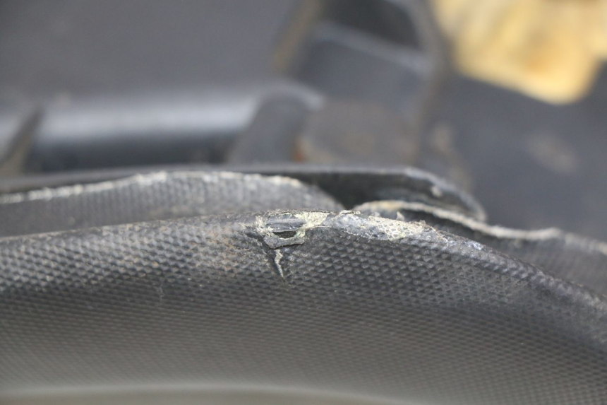 photo de BANCO DIANTEIRO YAMASAKI RAPTOR 50 (2013 - 2018) - Zoom do estado de desgaste