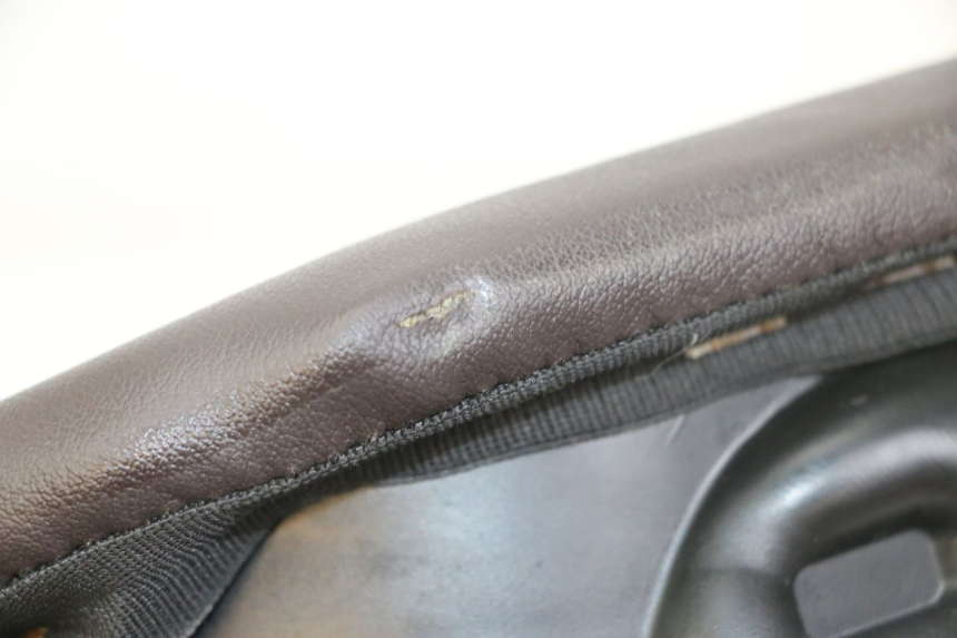 photo de BANCO DIANTEIRO ROYAL ENFIELD HYMALAYAN 410 (2016 - 2023) - Zoom do estado de desgaste
