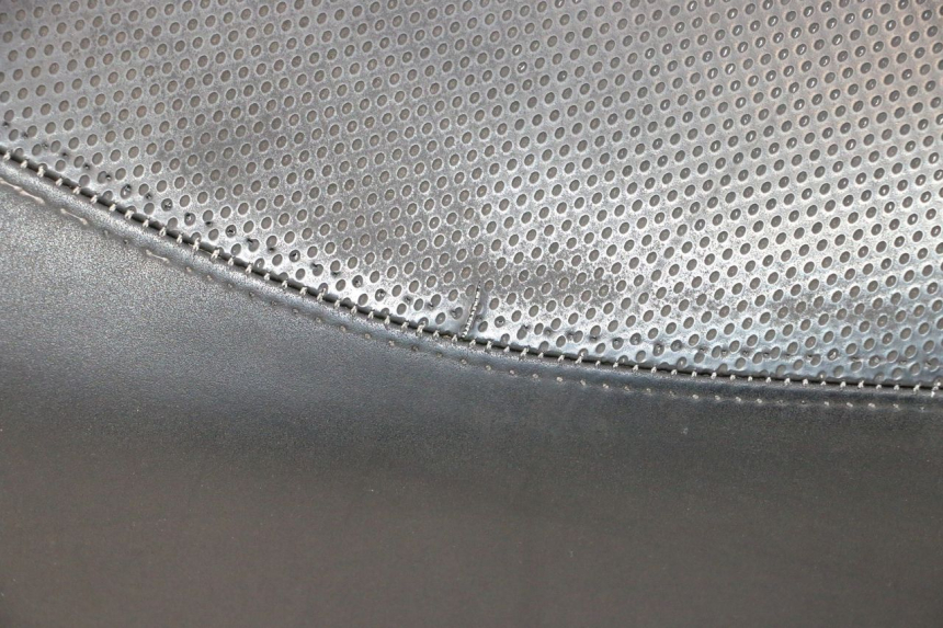 photo de BANCO DIANTEIRO PEUGEOT SATELIS 125 (2013 - 2018) - Detalhes característicos