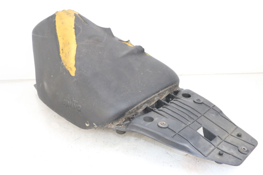 photo de BANCO DIANTEIRO APRILIA SR CARB LC 2T 50 (2004 - 2012) - Detalhe da peça