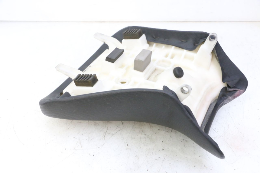 photo de BANCO DIANTEIRO SUZUKI SV S 650 (2003 - 2009) - Pontos de fixação