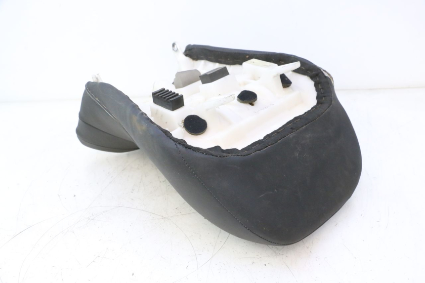 photo de BANCO DIANTEIRO SUZUKI SV S 650 (2003 - 2009) - Detalhe da peça
