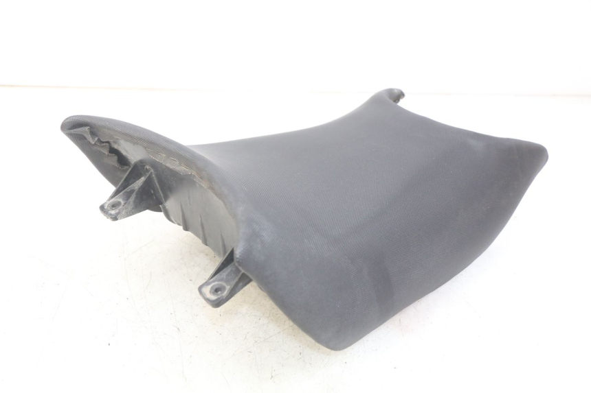 photo de BANCO DIANTEIRO SYM WOLF SB 125 (2011 - 2018) - Estado da superfície
