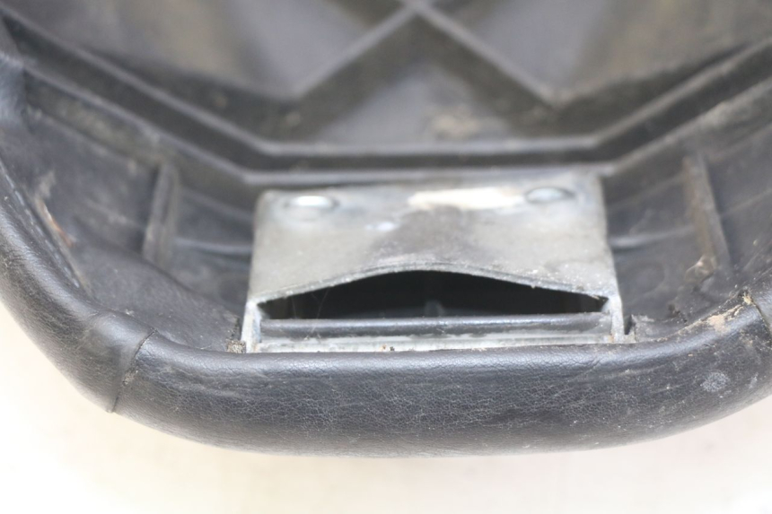 photo de SELIM PEUGEOT ELYSEO 125 (1999 - 2004) - Detalhes característicos