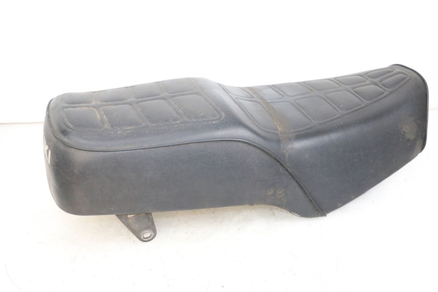 photo de SELIM SUZUKI GN 125 (1997 - 2000) - Detalhes característicos