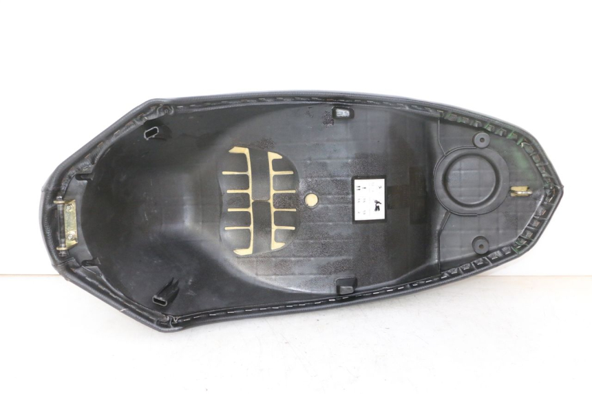 photo de SELIM PEUGEOT KISBEE 2T 50 (2010 - 2017) - Vista de perto