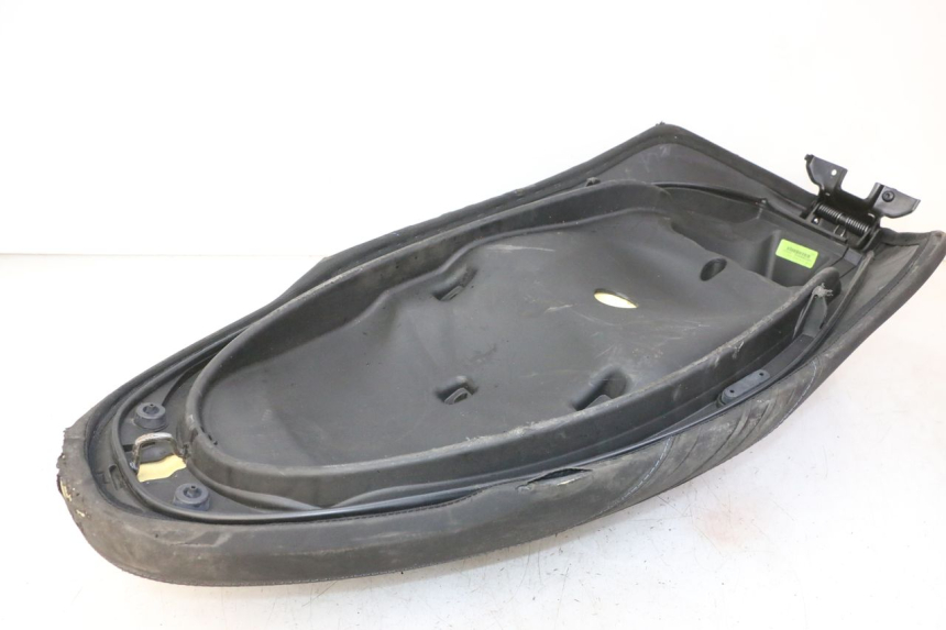 photo de SELIM PIAGGIO MP3 HPE 310 (2024 - 2025) - Zoom do estado de desgaste