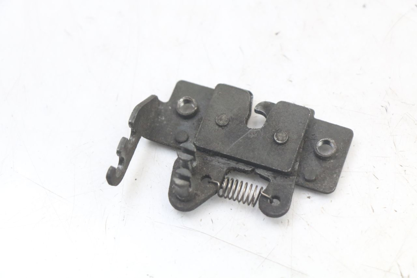 photo de FECHADURA DO BANCO PIAGGIO MP3 LT 400 (2007 - 2012) - Detalhe da peça