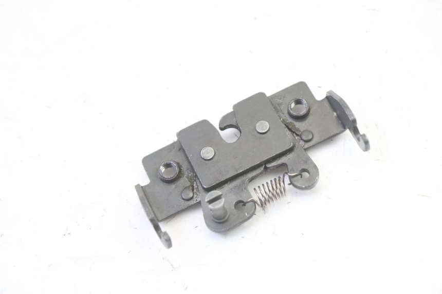 photo de FECHADURA DO BANCO PIAGGIO MP3 RL 250 (2006 - 2010) - Detalhe da peça