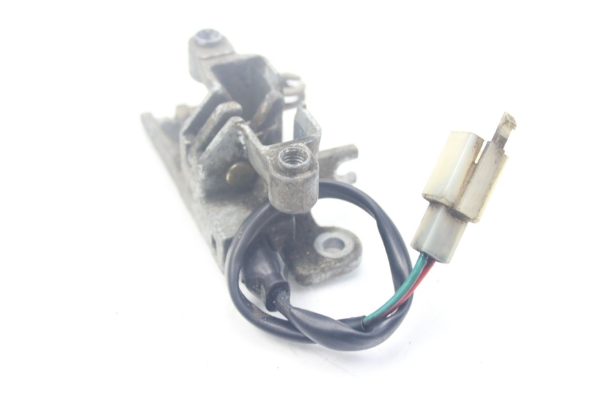 photo de FECHADURA DO BANCO KYMCO PEOPLE 250 (2004 - 2008) - Ampliação técnica