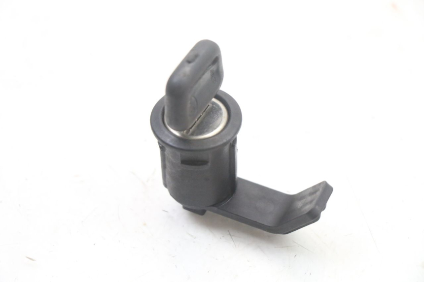 photo de FECHADURA DO BANCO PEUGEOT SATELIS COMPRESSOR K15 125 (2006 - 2009) - Zoom do estado de desgaste