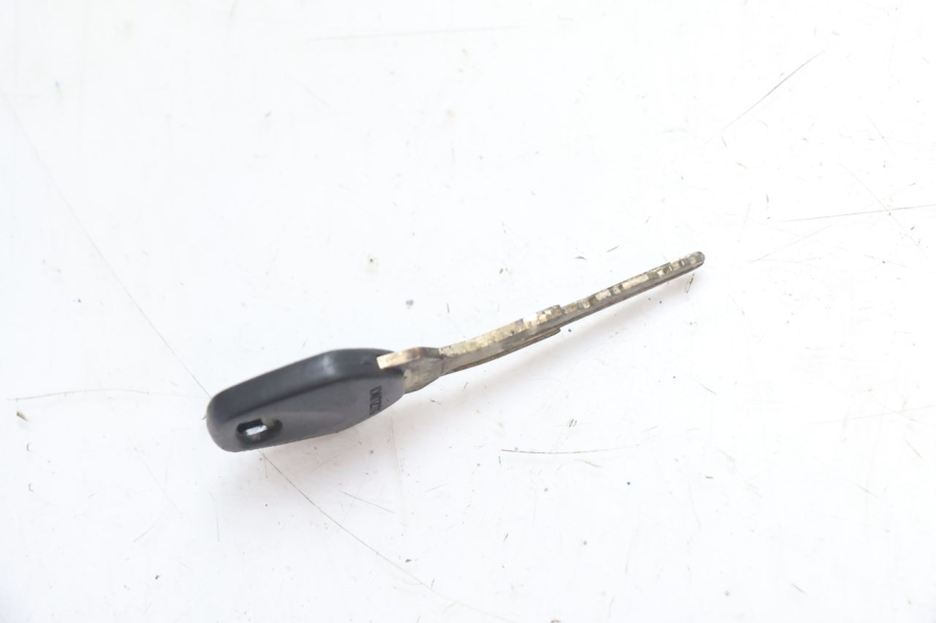 photo de FECHADURA DO ASSENTO SUZUKI SV S 650 (2003 - 2009) - Outro ângulo de visão
