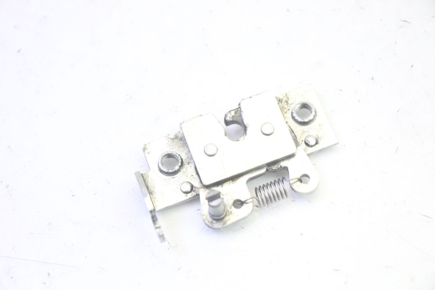 photo de FECHADURA DO BANCO YAMAHA XMAX X-MAX 125 (2006 - 2009) - Detalhe da peça
