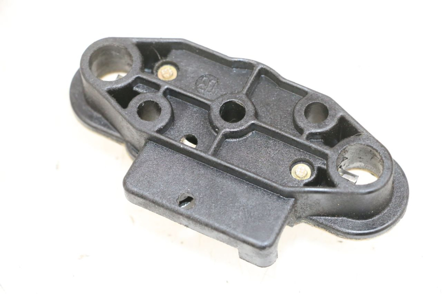 photo de FECHADURA DO BANCO KAWASAKI ZR 7 750 (1999 - 2004) - Zoom do estado de desgaste